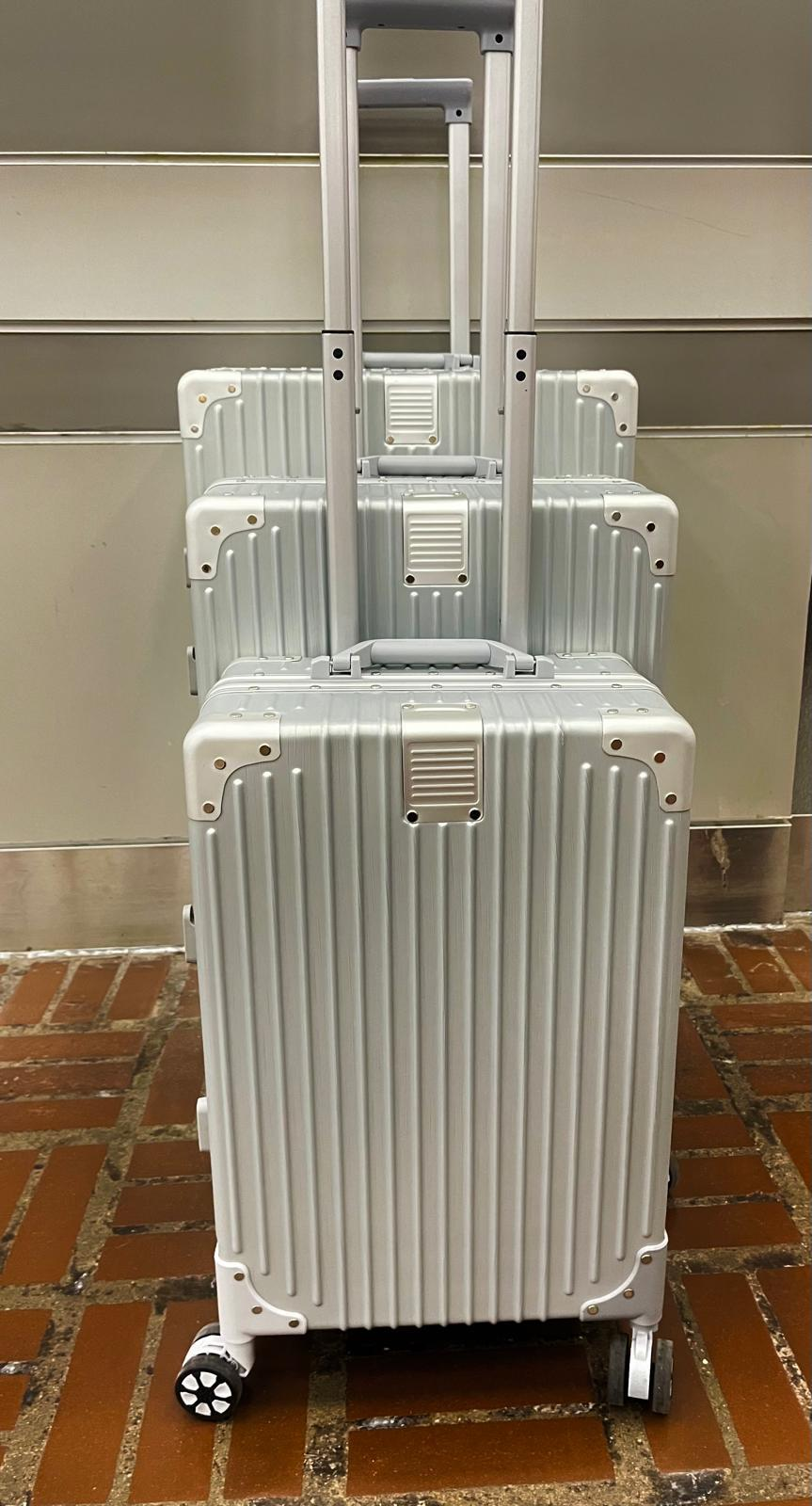 Zipperless Aluminum Frame Collection 2